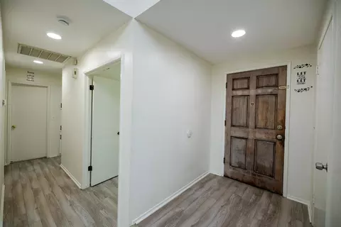 Entry Way - 2017 Star Oak Ave, Modesto, CA 95355 photo 3 of 4