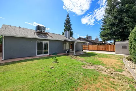 Exterior - 2017 Star Oak Ave, Modesto, CA 95355 photo 14 of 15