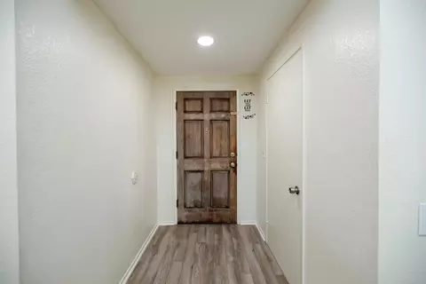 Entry Way - 2017 Star Oak Ave, Modesto, CA 95355 photo 2 of 4