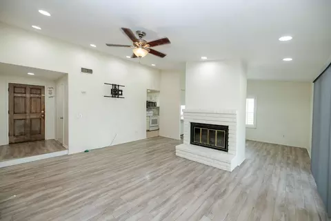 Living - 2017 Star Oak Ave, Modesto, CA 95355 photo 3 of 7