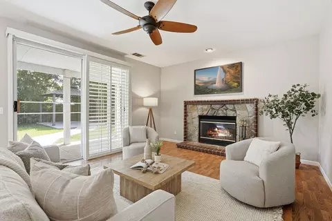 Living - 5508 Coronawood Ln, Carmichael, CA 95608 photo 7 of 11