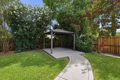 Exterior - 5508 Coronawood Ln, Carmichael, CA 95608 photo 4 of 10