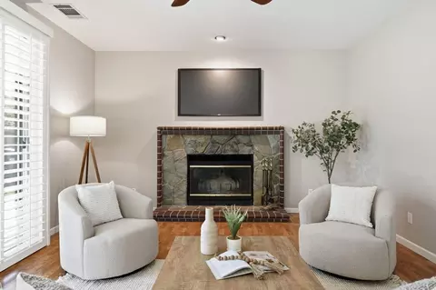 Living - 5508 Coronawood Ln, Carmichael, CA 95608 photo 10 of 11