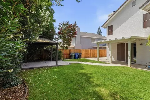 Exterior - 5508 Coronawood Ln, Carmichael, CA 95608 photo 8 of 10