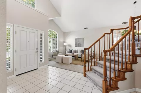 Entry Way - 5508 Coronawood Ln, Carmichael, CA 95608 photo 4 of 8