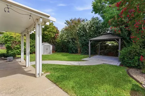 Exterior - 5508 Coronawood Ln, Carmichael, CA 95608 photo 3 of 10