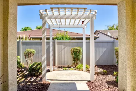 Exterior - 2314 Shadow Berry Dr, Manteca, CA 95336 photo 7 of 11