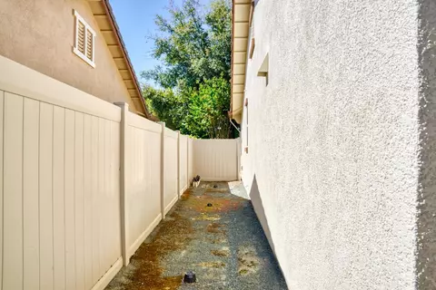 Exterior - 2314 Shadow Berry Dr, Manteca, CA 95336 photo 9 of 11