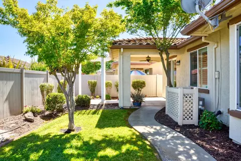 Exterior - 2314 Shadow Berry Dr, Manteca, CA 95336 photo 2 of 11