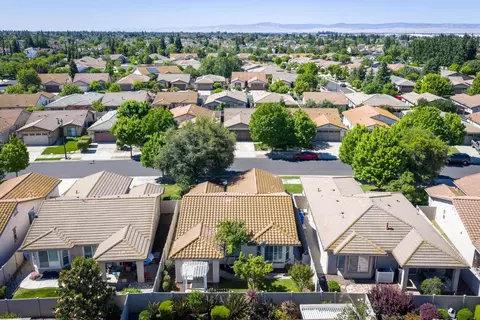 View/Area - 2314 Shadow Berry Dr, Manteca, CA 95336 photo 3 of 22