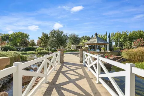 View/Area - 2314 Shadow Berry Dr, Manteca, CA 95336 photo 18 of 22