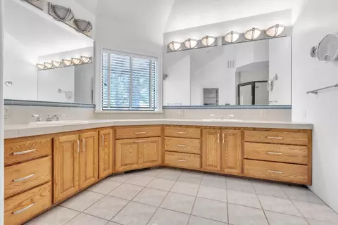 Bath - 17534 Red Mule Rd, Fiddletown, CA 95629 photo 1 of 3