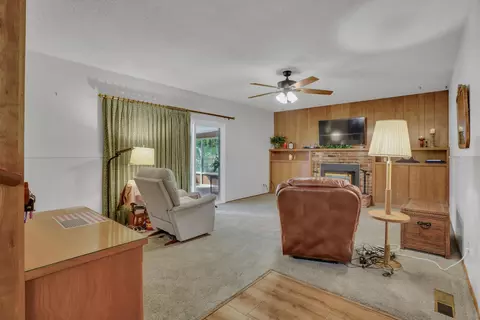 Living - 1125 Linn Ct, Turlock, CA 95380 photo 2 of 5