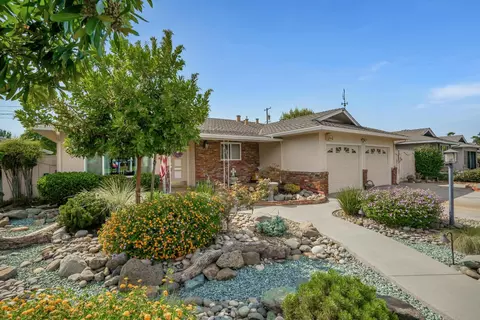 Exterior - 1125 Linn Ct, Turlock, CA 95380 photo 2 of 9