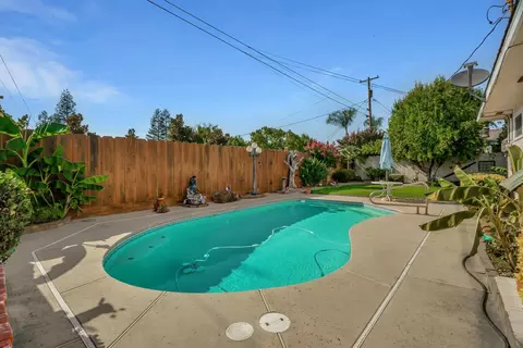 Exterior - 1125 Linn Ct, Turlock, CA 95380 photo 8 of 9