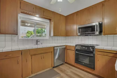Kitchen - 1125 Linn Ct, Turlock, CA 95380 photo 2 of 2