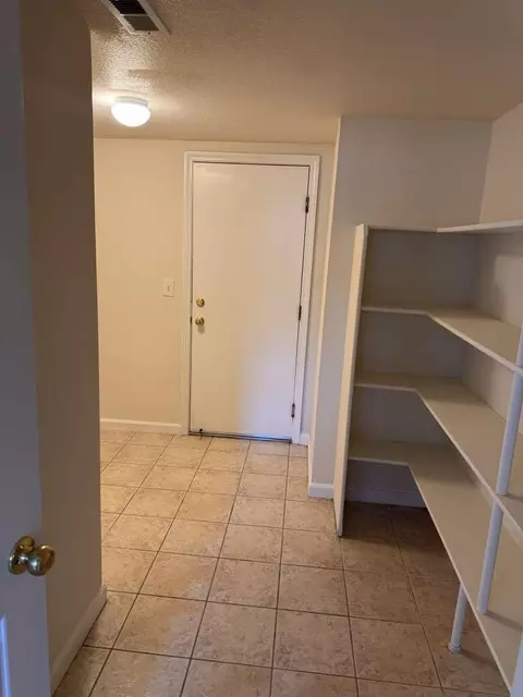 Entry Way - 2020 Hickory Ct, Modesto, CA 95356 photo 1 of 5