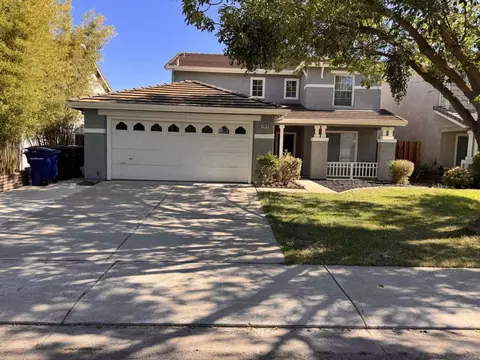 Exterior - 2020 Hickory Ct, Modesto, CA 95356 photo 3 of 7