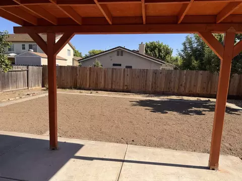 Exterior - 2020 Hickory Ct, Modesto, CA 95356 photo 6 of 7