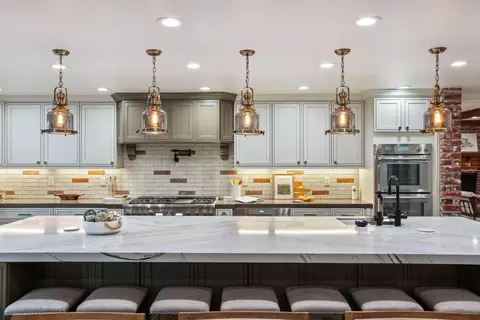 Kitchen - 8327 Park Pl, Tracy, CA 95304 photo 6 of 16