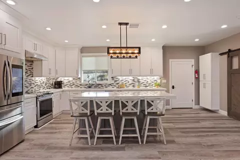 Kitchen - 8327 Park Pl, Tracy, CA 95304 photo 15 of 16