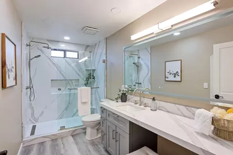 Bath - 8327 Park Pl, Tracy, CA 95304 photo 2 of 5