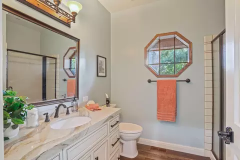 Bath - 8327 Park Pl, Tracy, CA 95304 photo 4 of 5