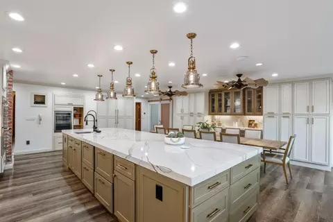 Kitchen - 8327 Park Pl, Tracy, CA 95304 photo 9 of 16