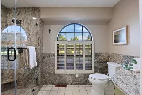 Bath - 8327 Park Pl, Tracy, CA 95304 photo 2 of 5
