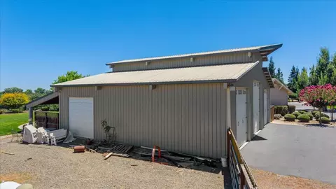 Exterior - 21992 Mcbride Rd, Escalon, CA 95320 photo 4 of 23