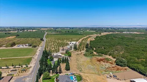 View/Area - 21992 Mcbride Rd, Escalon, CA 95320 photo 12 of 13
