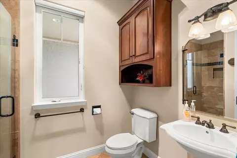 Bath - 21992 Mcbride Rd, Escalon, CA 95320 photo 1 of 11