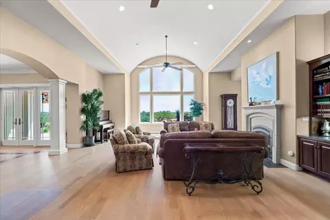 Living - 21992 Mcbride Rd, Escalon, CA 95320 photo 1 of 6
