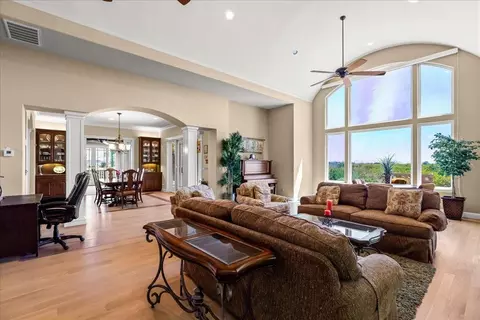 Living - 21992 Mcbride Rd, Escalon, CA 95320 photo 4 of 6
