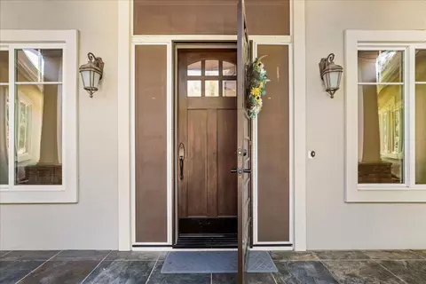 Entry Way - 21992 Mcbride Rd, Escalon, CA 95320 photo 1 of 5