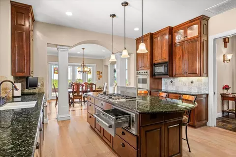 Kitchen - 21992 Mcbride Rd, Escalon, CA 95320 photo 3 of 7