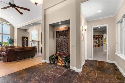 Entry Way - 21992 Mcbride Rd, Escalon, CA 95320 photo 4 of 5
