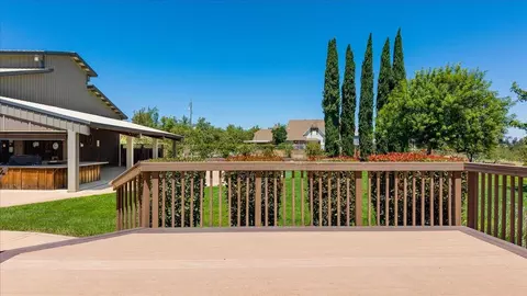 Exterior - 21992 Mcbride Rd, Escalon, CA 95320 photo 9 of 23