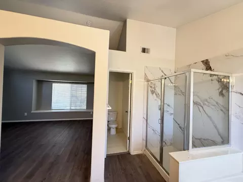 Bath - 220 Cornerstone Way, Manteca, CA 95336 photo 6 of 7