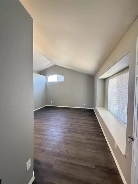 Living - 220 Cornerstone Way, Manteca, CA 95336 photo 4 of 5