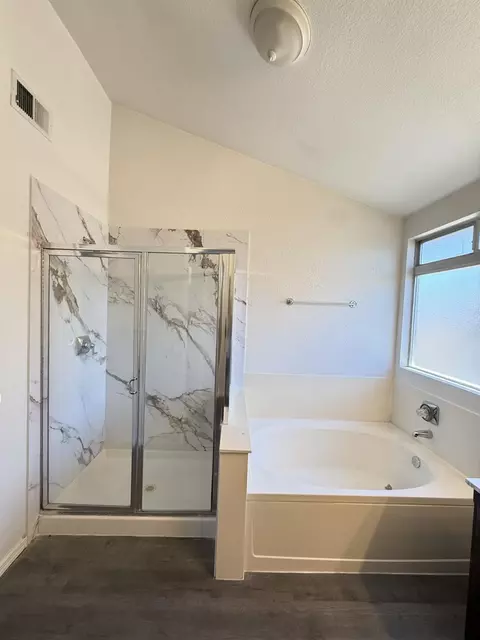 Bath - 220 Cornerstone Way, Manteca, CA 95336 photo 5 of 7