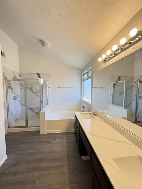 Bath - 220 Cornerstone Way, Manteca, CA 95336 photo 4 of 7