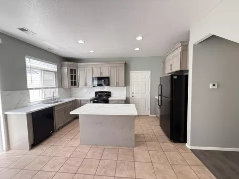 Kitchen - 220 Cornerstone Way, Manteca, CA 95336 photo 2 of 6