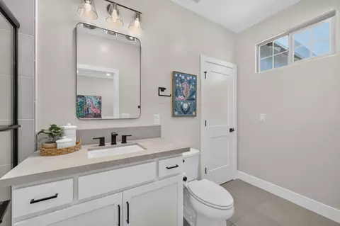 Bath - 2284 Ranch View Dr, Rocklin, CA 95765 photo 8 of 9