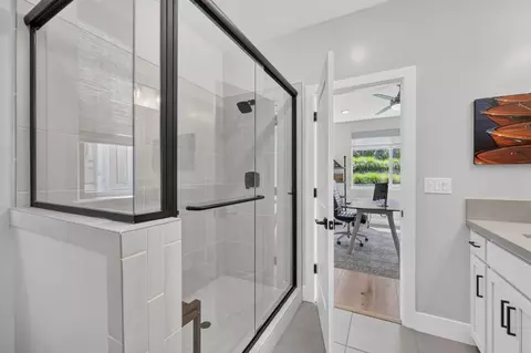 Bath - 2284 Ranch View Dr, Rocklin, CA 95765 photo 3 of 9