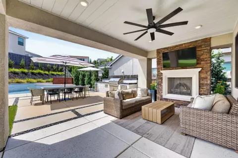 Exterior - 2284 Ranch View Dr, Rocklin, CA 95765 photo 6 of 18
