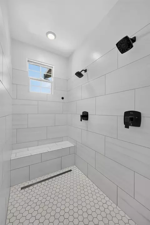 Bath - 2284 Ranch View Dr, Rocklin, CA 95765 photo 5 of 9