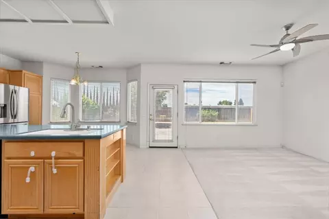 Living - 4025 Beyer Park Dr, Modesto, CA 95357 photo 5 of 5