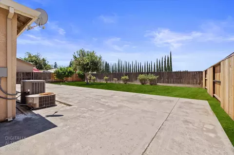Exterior - 4025 Beyer Park Dr, Modesto, CA 95357 photo 5 of 13