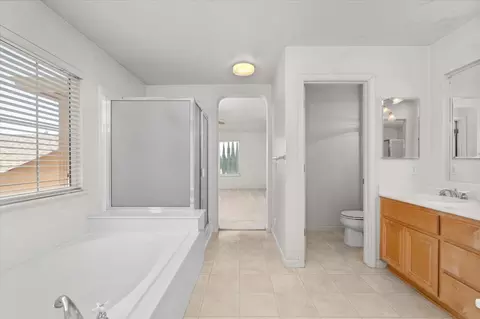 Entry Way - 4025 Beyer Park Dr, Modesto, CA 95357 photo 5 of 5